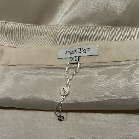 NWOT Fun PART TWO Copenhagen Cream Color Skirt - Picture 5 of 7